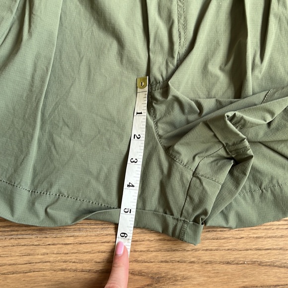 Blanc Noir Caravan Belted Paperbag Waist Short size medium - Picture 10 of 11